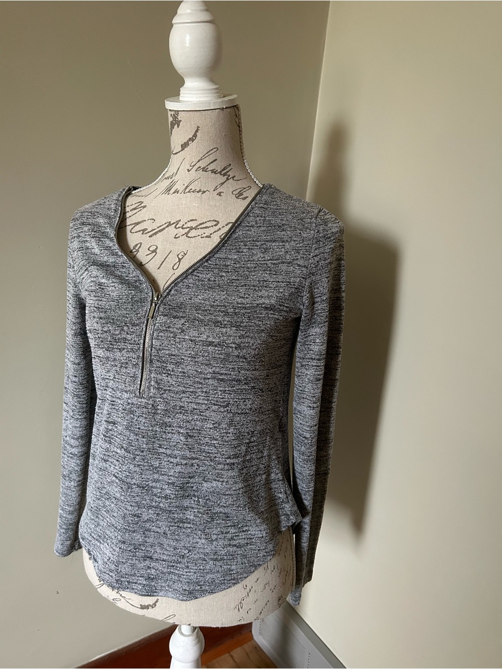 Women’s Gray Zip-Front Heathered Top